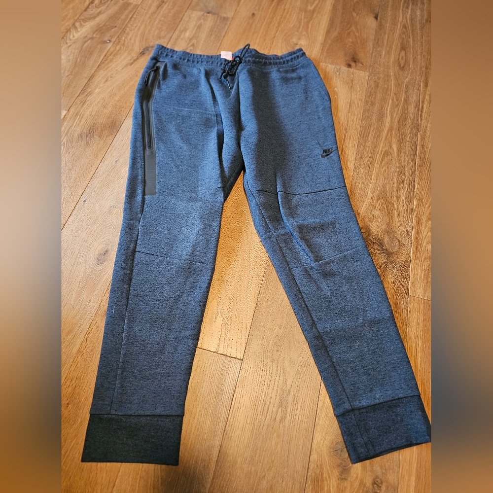 Nike Tech Sweatpants